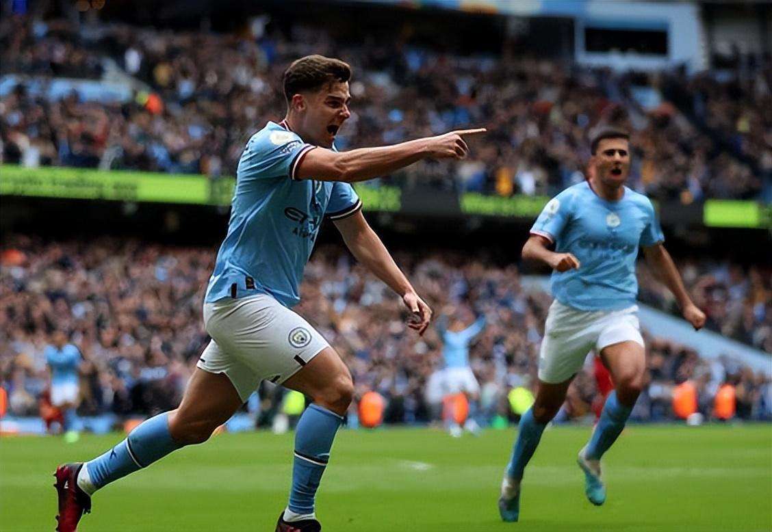 40岁前曼城队长费尔南迪尼奥自宣退役，球员生涯23年赢得30冠