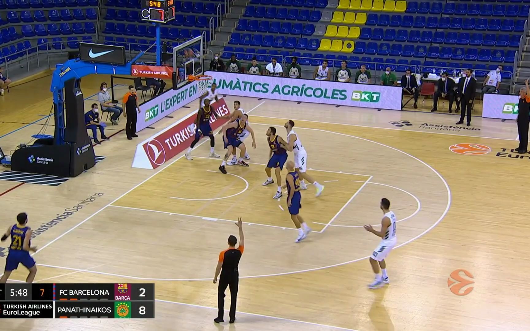 摩纳哥球迷因对球队不满而集体沉默，加拉塔萨雷反享受欢呼