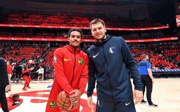 要来切尔西了？哈维-西蒙斯社媒简介删除RB莱比锡字样