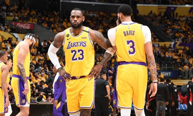 萨索洛主场迎战佛罗伦萨，保级无忧对决深陷泥潭