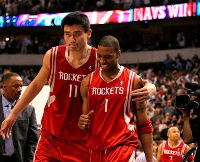 东契奇昨天夸詹姆斯一己之力带队逆转！今天说没詹姆斯难打马刺！