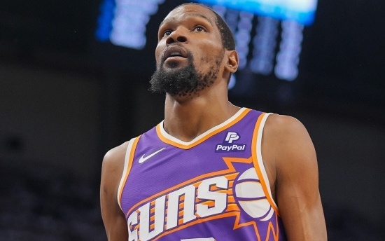 [NBA-湖人] 湖人更新背靠背客战马刺伤情报告：詹姆斯出战成疑