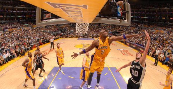 杰森塔图姆或因伤退出常规赛，NBA耐杀王的脆弱现实